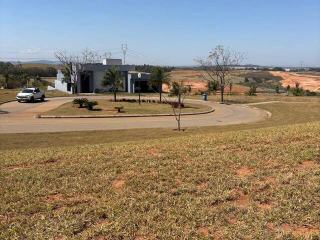 Frente vista da Praça